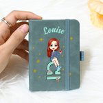 Personalisiertes Cartoon PU-Leder Taschennotizbuch mit Sternzeichen Namen DIN A7 Inspirations- und Reisenotizen Geschenk für Schulsaison Urlaub Alltag