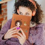 Copertina del taccuino A5 in pelle PU personalizzato con fiore di nascita e personaggio cartone animato tasca portaoggetti compleanno regalo per donne