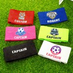 Gepersonaliseerde Felgekleurde Logo Voetbal Basketbal Elastische Captain Armband met Naam Verjaardag Team Cadeau voor Leiders Sportliefhebbers