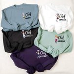 Gepersonaliseerde Chef-kok Cartoon Karakter Vrouwen Crewneck T-shirt Sweatshirt met Naam Verjaardag Waardering Gift voor Koken Lovers