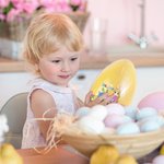 Personalisierte lustige Blume grünes Gras umarmen Ei Cartoon-Charakter füllbare Jumbo-Osterei mit Namen Urlaub Korb Stuffers Ostern Party Geschenk für Kinder