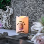 Personalisierte Porträt LED-Kerze mit Namen Datum Flammenlos Batteriebetrieben Sympathie Memorial Geschenk zum Verlust eines Geliebten Menschen