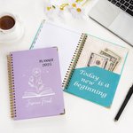 Personalisiertes Buch Geburt Blume 2025 Planer Spirale A5 Name Notebook mit wöchentlichen und monatlichen Planung Seiten Graduierung Neujahr Geschenk für Familie Freunde