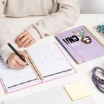 Henkilökohtainen sarjakuva 2025 Planner Spiral A5 Nimi Muistikirja viikoittain ja kuukausittain suunnittelusivut Syntymäpäivä Uusi vuosi lahja lääketieteelliselle henkilökunnalle