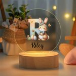 Gepersonaliseerd Schattig Konijntje Bloemen Voorletter LED Nachtlampje met Houten Voet en Naam Paasfeest Kamer Decoratie Cadeau voor Jongens Meisjes