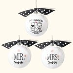 Personalised Mr and Mrs Wedding Ornament Set of 3 Christmas Hanging Ball Holiday Party Christmas Tree Decoration Newlywed Couple Anniversary Gift