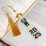Personalisierte 2025 Cartoon Graduate Charakter klar Acryl Lesezeichen mit Namen und Jahr Geburtstag Graduierung Geschenk für Buchliebhaber Bücherwürmer