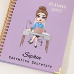 Henkilökohtainen Cartoon Office Character 2025 Kalenteri Planner A5 Spiral Notebook nimi ja asema Syntymäpäivä Office lahja perheelle ystävä työntekijä