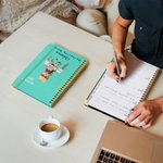 Henkilökohtainen Cartoon Office Character 2025 Kalenteri Planner A5 Spiral Notebook nimi ja asema Syntymäpäivä Office lahja perheelle ystävä työntekijä