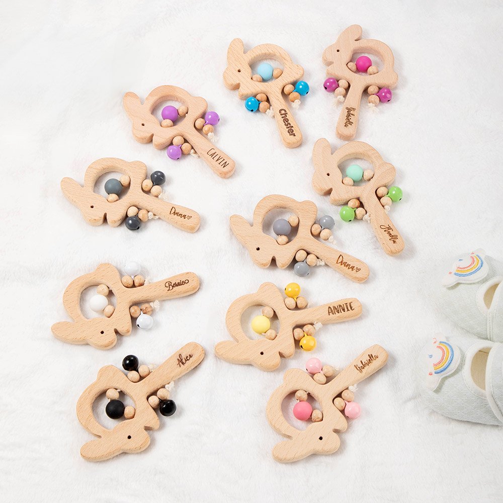Giocattolo sensoriale di legno del sonaglio del bambino del silicone del coniglio sveglio personalizzato con il nome inciso