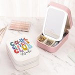 Gepersonaliseerde Cool Sister Club lederen sieraden doos met LED driekleur verstelbare make-up spiegel reizen essentieel verjaardagscadeau voor zus