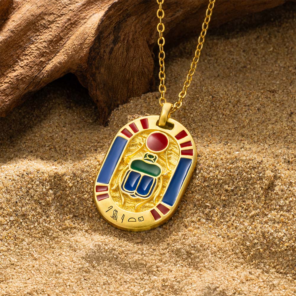 Collier de scarabée personnalisé avec nom gravé Egypte Cadeau d'anniversaire pour les passionnés de la culture égyptienne ancienne