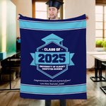 Gepersonaliseerde Multicolor Afstudeerhoed Zachte Fleece Deken met Jaar Schoolnaam en Warme Tekst Klas van 2025 Cadeau voor Afgestudeerde