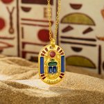 Collier de scarabée personnalisé avec nom gravé Egypte Cadeau d'anniversaire pour les passionnés de la culture égyptienne ancienne