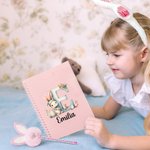 Personalisiertes Aquarell Osterhase A5 Spiral-Notizbuch und Pompon Plüsch Gelstift Set mit Namen Linierte Seiten Geburtstag Ostern Geschenk für Kinder