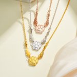 Personalisierte bilaterale hohle Engelsflügel Pfote drucken Halskette mit Namen Geburtstag Haustier Verlust Memorial Geschenk für Tierbesitzer Liebhaber