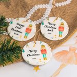 Ornamento natalizio personalizzato in ceramica della famiglia dello Schiaccianoci e della Fata Confetto