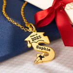 Personlig bokstav Initial Bachelor Hat Diploma Necklace Nyckelring med graverat namn och årsklass 2025 Graduation Gift för Graduate