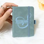 Personalisiertes Blume Initiale Name Liniertes A7 Notizbuch aus PU-Leder Bürobedarf Reise Urlaub Geburtstag Schule Geschenk für Büroangestellte Lehrer