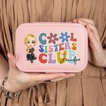 Personalisierte Cool Sisters Club Cartoon-Charakter Zwei-Lagen-PU-Leder-Schmuck-Box mit Namen Portable Travel Essential Geburtstag Geschenk für Frauen Mädchen