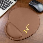 Alfombrilla de ratón personalizada en cuero con monograma y soporte para muñeca regalo para oficina para amigo o colega