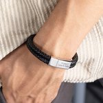 Bracciale classico personalizzato in pelle PU intrecciata con testo inciso regalo di compleanno San Valentino e festa del papà per uomo