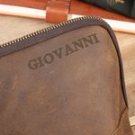 Borsa personalizzata in vera pelle per accessori elettronici da viaggio con testo inciso regalo multiscomparto per festa del papà compleanno
