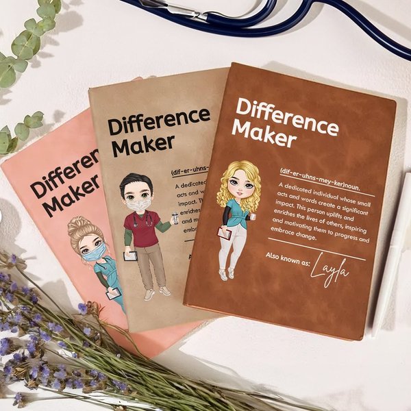 Gepersonaliseerd Verschil Maker Cartoon Medisch Karakter A5 Notitieboekje met Naam 200 Pagina's Verjaardag Dankbaarheidsgeschenk voor Verpleegkundige Arts Medisch Personeel
