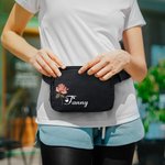 Personalisierte Vintage Geburt Blume Name wasserdicht Crossbody Fanny Pack Taille Tasche mit verstellbarem Gurt Geburtstag Geschenk für Frauen
