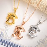 Personligt Zircon Grad Cap Initialhalsband med graverat namn År Dainty Smycken Födelsedag Klass 2025 Graduation Present för kvinnor Graduates