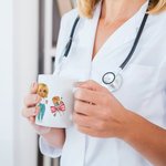 Personalizada Nacimiento Flor Arco Enfermera Doctor Caricatura Personaje 11/15oz Taza de Cerámica con Nombre Apreciación Regalo para el Personal Médico