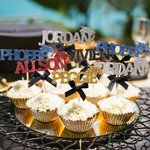 Personalisierte Multicolor Glitter Bachelor Hut Bogen wiederverwendbare Satz von 5 Cupcake Toppers mit Namen Geburtstag Graduierung Party Dekor Geschenk für Absolventen