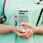 Personalisierte Difference Maker Cartoon medizinischen Charakter Herz Acryl Plaque mit Namen Geburtstag Dankeschön Geschenk für Krankenschwester Arzt medizinisches Personal