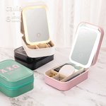 Lettere greche personalizzate con fiocco Scatola portagioie con specchio per il trucco a LED a colori variabili Regalo per sorelle amiche | Callie × Affinity Licensing