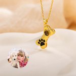 Personalisierte Hundekatze Knochen Pfote drucken Foto Projektion Halskette mit eingraviertem Namen zierlichen Schmuck Memorial Geburtstag Geschenk für Frauen Tierbesitzer