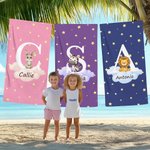 Toalla de playa personalizada de secado rápido con diseño de nubes estrellas y animales con inicial y nombre regalo de fiesta en la playa para niños
