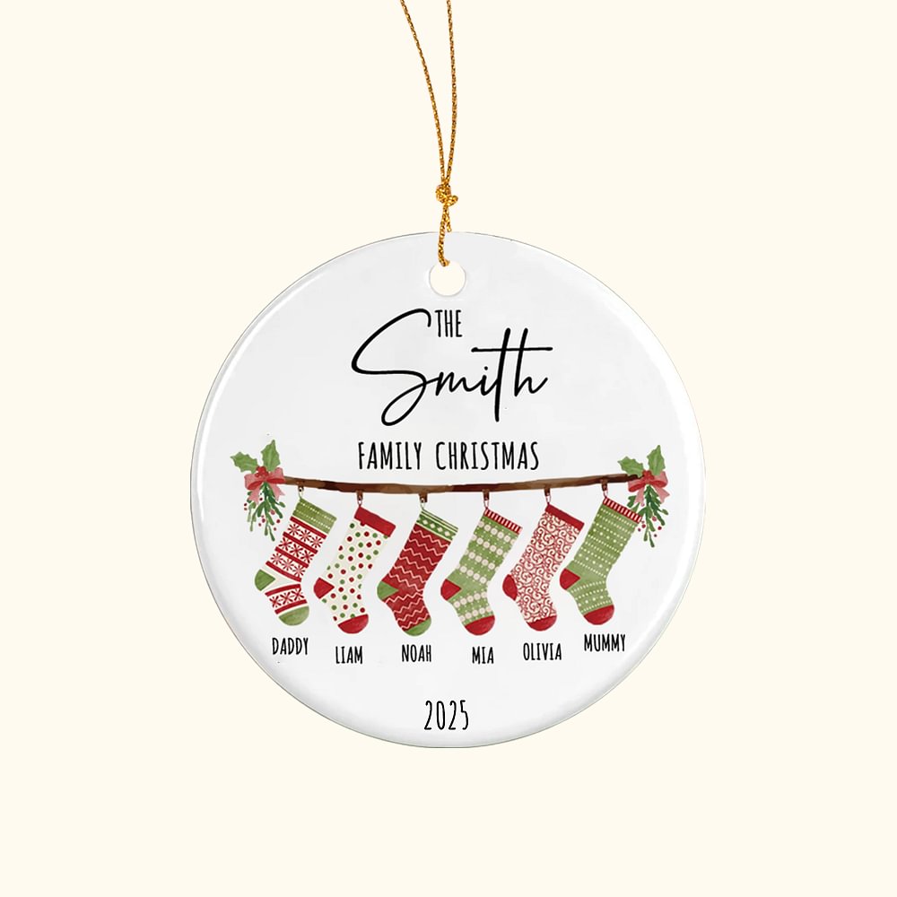 Pendentif Rond en Céramique Personnalisé avec Nom et Chaussettes Décoration de Sapin Cadeau de Noël pour la Famille