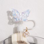 Personalisierte klare Schleife Schmetterling farbige Bling Stroh Abdeckung Topper mit anfänglichen Charme Zubehör für Stanley Urlaub Party Geburtstag Geschenk für sie