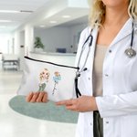 Personalisierte Bogen Stethoskop Geburt Blume Cartoon Charakter Kosmetiktasche mit Namen und Armband Krankenschwester Woche Anerkennung Geschenk für medizinisches Personal