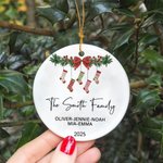 Gepersonaliseerd 2025 Familie Sokken Keramisch Ornament Kerstherinnering