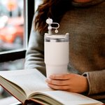 Personalisierte klare Schleife Schmetterling farbige Bling Stroh Abdeckung Topper mit anfänglichen Charme Zubehör für Stanley Urlaub Party Geburtstag Geschenk für sie