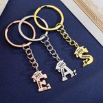 Personlig bokstav Initial Bachelor Hat Diploma Necklace Nyckelring med graverat namn och årsklass 2025 Graduation Gift för Graduate