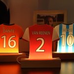 Lámpara de noche LED acrílica con base de madera para decoración del hogar Regalo de cumpleaños para los amantes del deporte