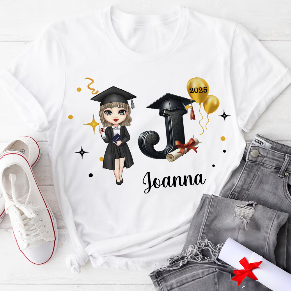 Personnalisé Cartoon Graduate Bachelor Hat Initial Crewneck T-shirt Sweatshirt avec nom et année Graduation Keepsake Gift for Women Men