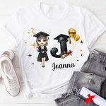 Personalisierte Cartoon Absolvent Bachelor Hut Initial Crewneck T-Shirt Sweatshirt mit Namen und Jahr Graduierung Keepsake Geschenk für Frauen Männer