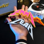 Personalisierter 3D Druck Metalmusik Schlüsselanhänger mit Text und Farbvarianten Geburtstag Geschenk für Metalheads