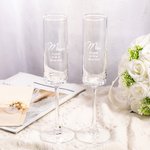 Verres à champagne personnalisés avec nom et date gravés Lot de 2 flûtes à champagne monogramme floral Cadeau de mariage pour les jeunes mariés