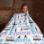 Personlig energisk tennisflicka silhuett mjuk pläd filt med flerfärgade namn heminredning födelsedagspresent för sport tennisälskare