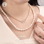 Collar personalizado de letras griegas minimalista Joyería delicada Regalo de hermandad de mujeres para el día de la candidatura | Callie × Affinity Licensing