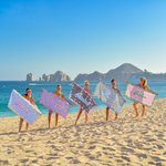 Toalla de playa de microfibra de secado rápido personalizada con nombre de margaritas en damero Regalo esencial de verano para niños